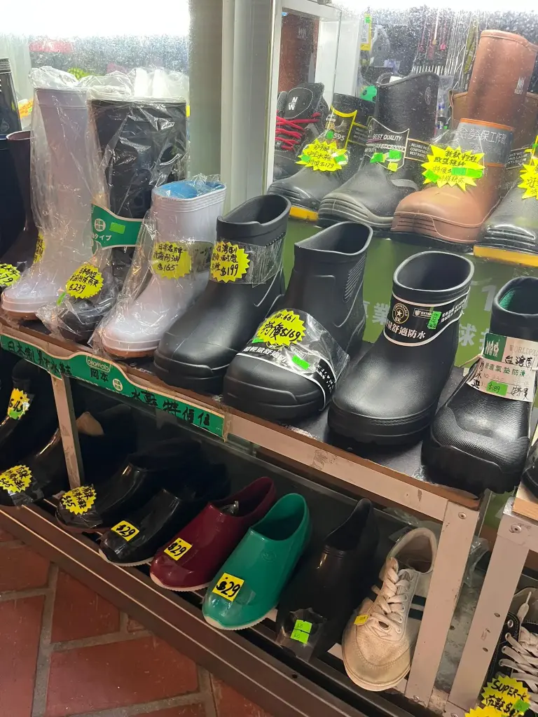 各類防水鞋特價$99起