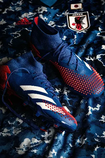 Rubber Sole Football Boots for Turf Play